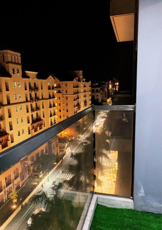 Two Palm Tree Villas Condominium - Studio 8Th Fl With Balcony - Across Terminal 3 Airport Pasay Exteriör bild